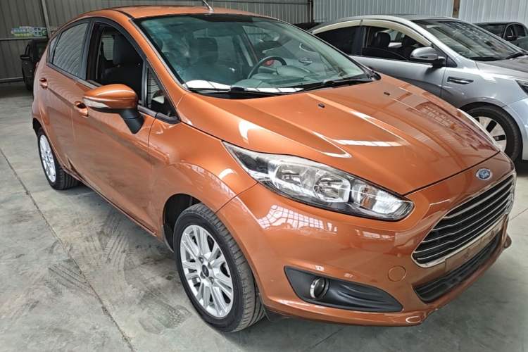 Used Ford Fiesta 2013 Hatchback 1.5L Automatic Fashion Edition Front Right 45 Deg