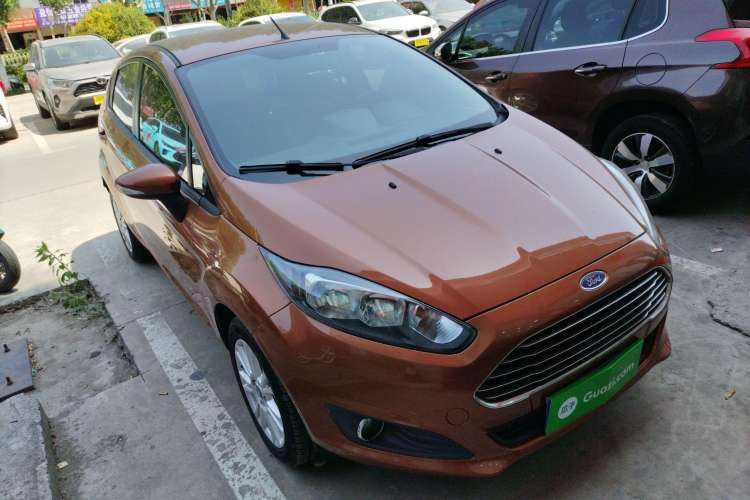 Used Ford Fiesta 2013 Hatchback 1.5L Automatic Fashion Edition Front Right 45 Deg