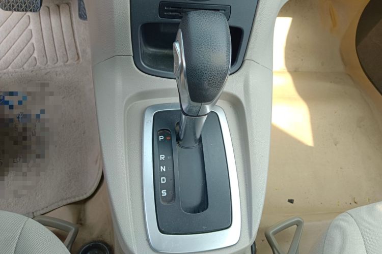 Used Ford Fiesta 2013 Sedan 1.5L Automatic Fashion Edition Gear Lever