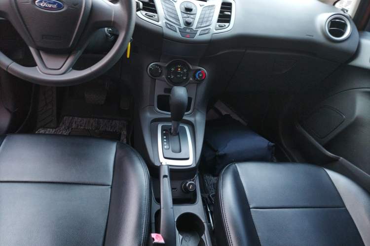 Used Ford Fiesta 2013 Hatchback 1.5L Automatic Fashion Edition Gear Lever
