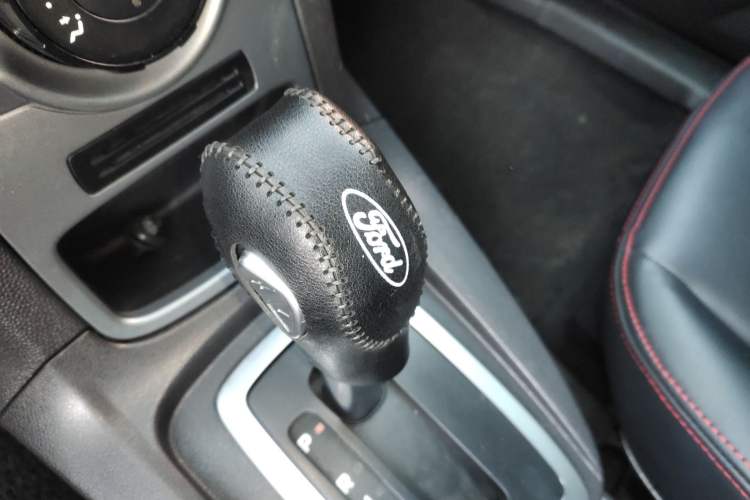 Used Ford Fiesta 2013 Hatchback 1.5L Automatic Fashion Edition Gear Lever