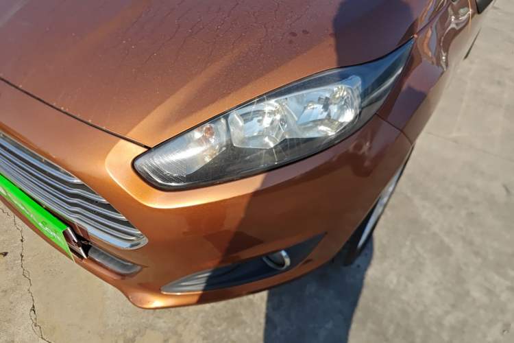 Used Ford Fiesta 2013 Hatchback 1.5L Automatic Fashion Edition Left Front Headlight