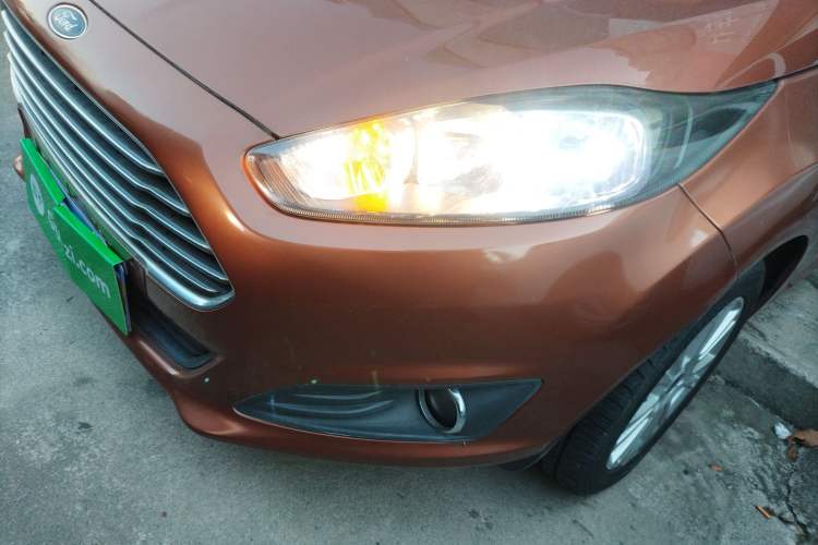 Used Ford Fiesta 2013 Hatchback 1.5L Automatic Fashion Edition Left Front Headlight