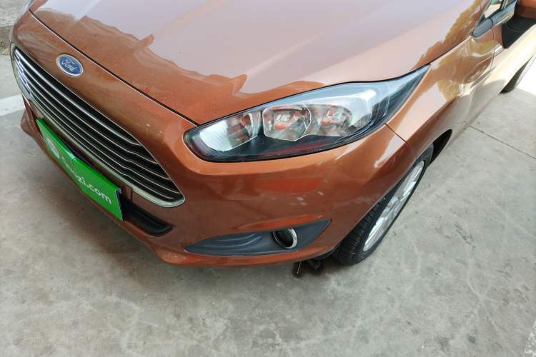 Used Ford Fiesta 2013 Hatchback 1.5L Automatic Fashion Edition Left Front Headlight