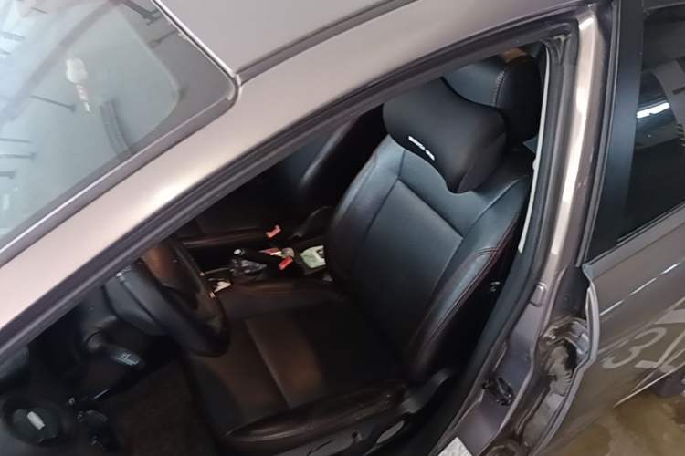 Used Ford Fiesta 2013 Sedan 1.5L Manual Fashion Edition Left Front Seat