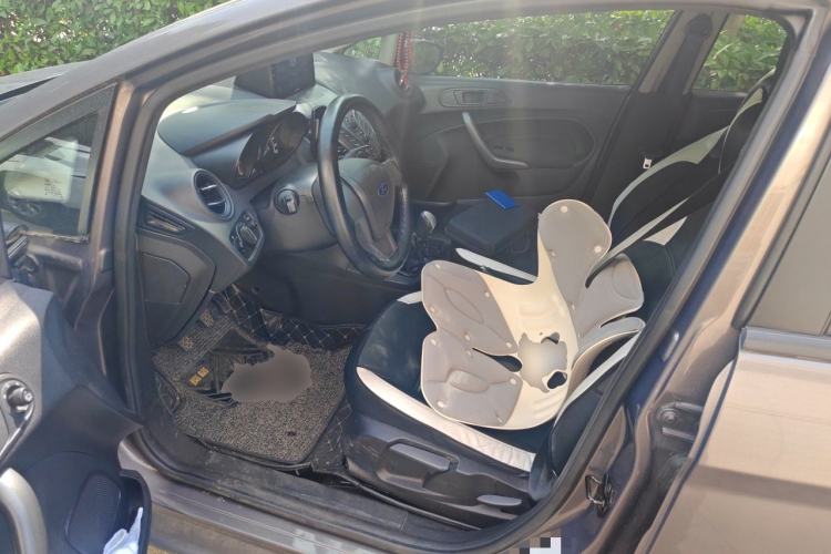 Used Ford Fiesta 2013 Sedan 1.5L Manual Fashion Edition Left Front Seat