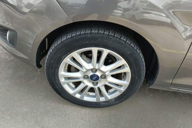 Used Ford Fiesta 2013 Sedan 1.5L Automatic Fashion Edition Left Front Wheel Hub