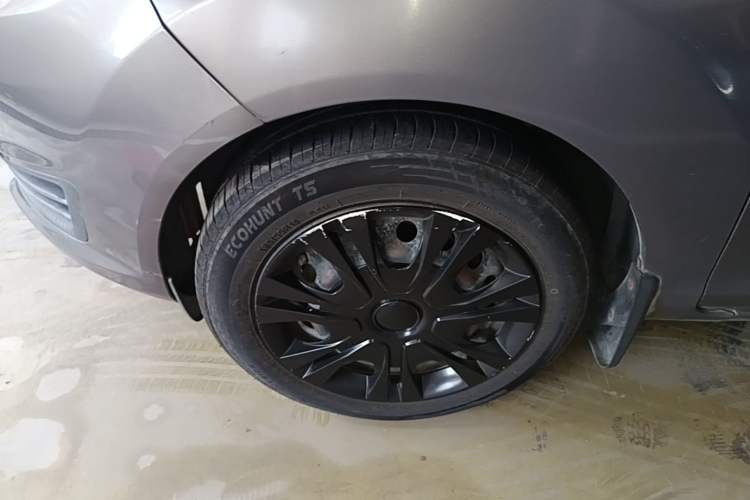 Used Ford Fiesta 2013 Sedan 1.5L Manual Fashion Edition Left Front Wheel Hub