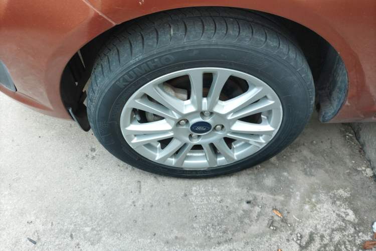 Used Ford Fiesta 2013 Hatchback 1.5L Automatic Fashion Edition Left Front Wheel Hub