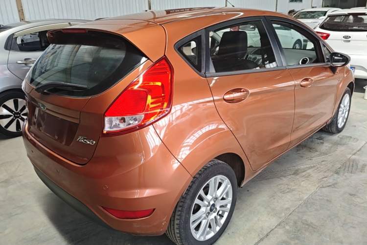 Used Ford Fiesta 2013 Hatchback 1.5L Automatic Fashion Edition Rear Right 45 Deg