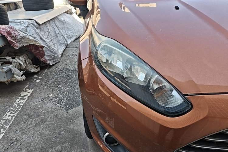 Used Ford Fiesta 2013 Hatchback 1.5L Manual Fashion Edition Right Front Headlight