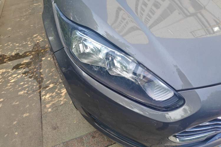 Used Ford Fiesta 2013 Sedan 1.5L Manual Fashion Edition Right Front Headlight