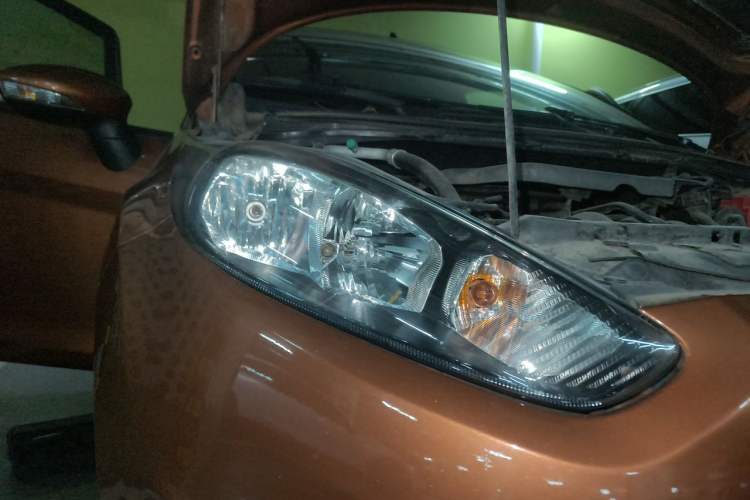 Used Ford Fiesta 2013 Hatchback 1.5L Manual Fashion Edition Right Front Headlight