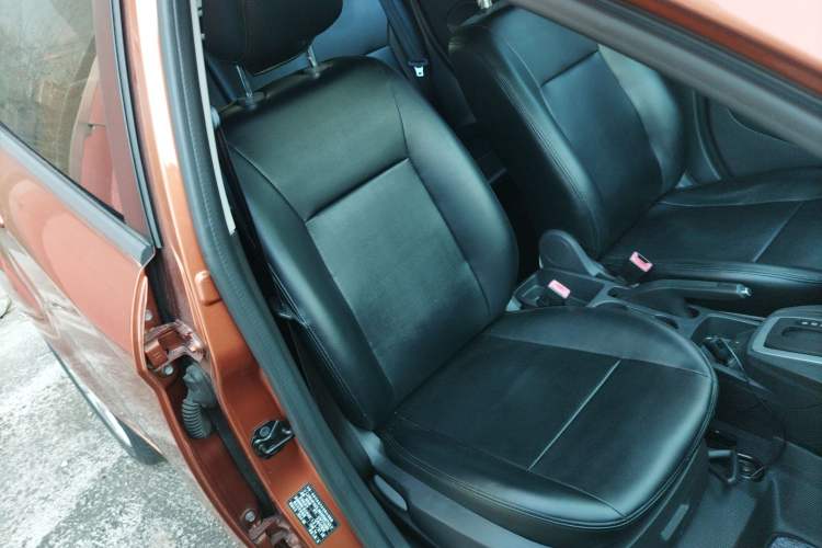 Used Ford Fiesta 2013 Hatchback 1.5L Automatic Fashion Edition Right Front Seat