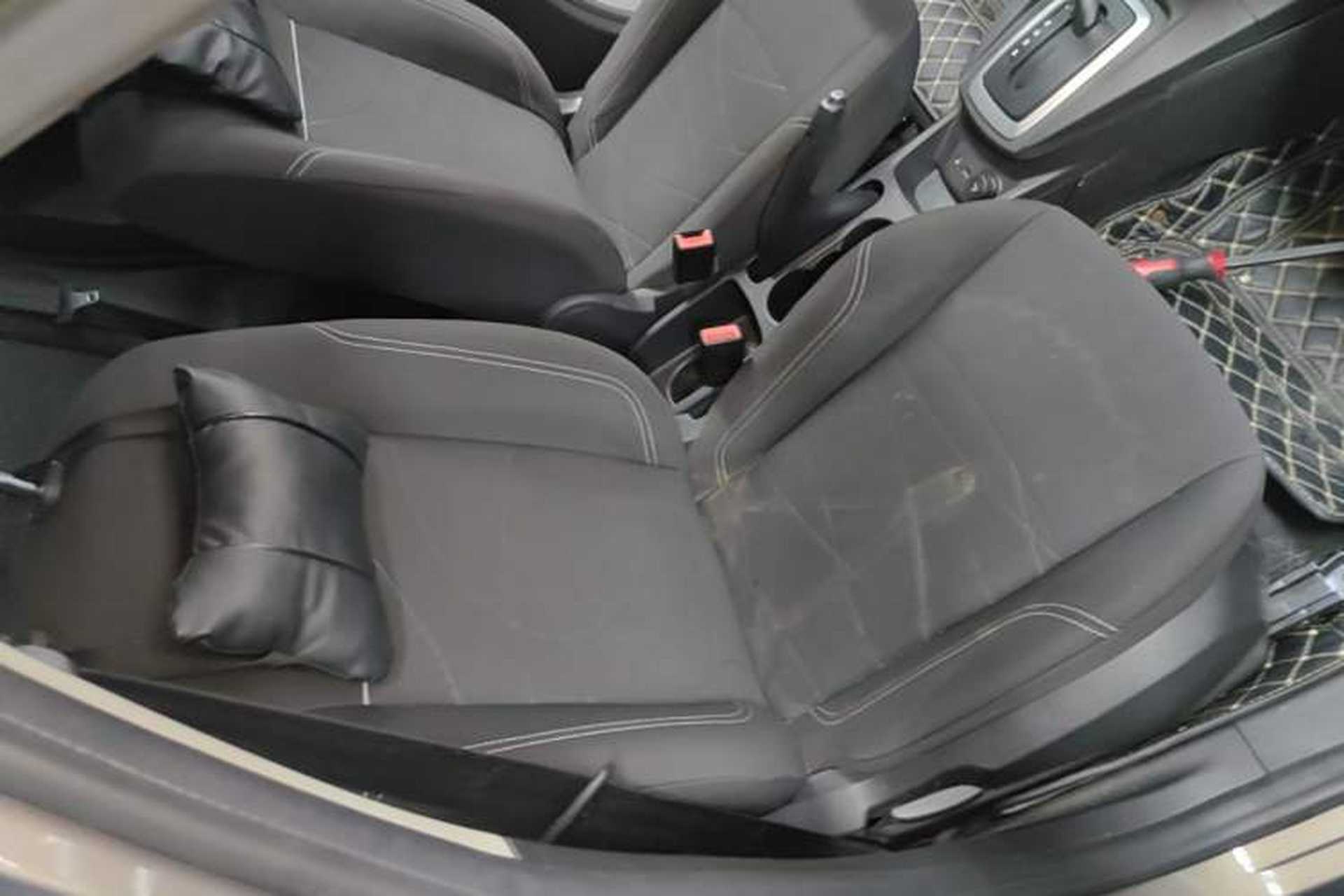 Used Ford Fiesta 2013 Hatchback 1.5L Automatic Fashion Edition Right Front Seat