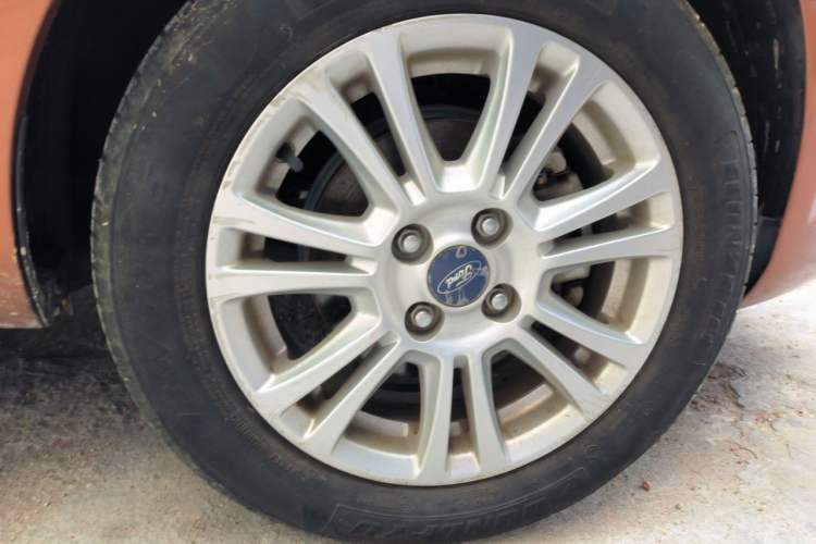 Used Ford Fiesta 2013 Hatchback 1.5L Automatic Fashion Edition Right Front Wheel Hub