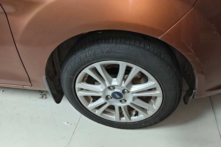 Used Ford Fiesta 2013 Sedan 1.5L Automatic Fashion Edition Right Front Wheel Hub