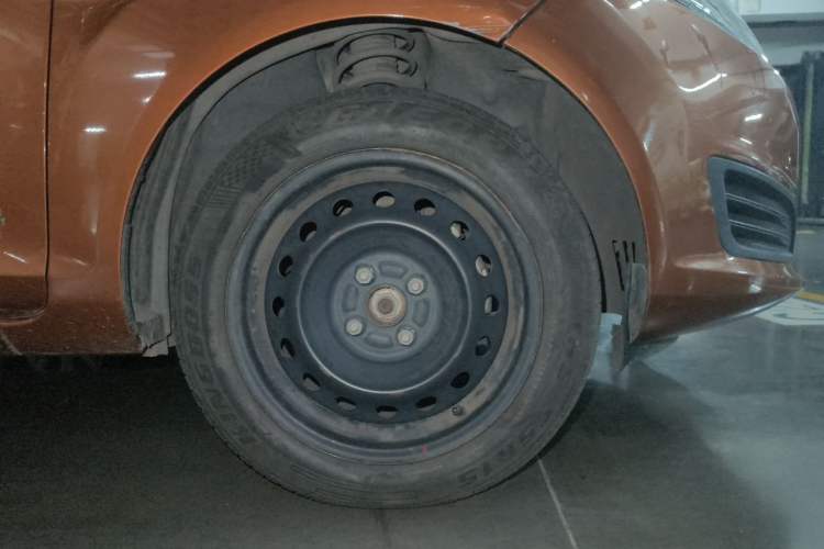 Used Ford Fiesta 2013 Hatchback 1.5L Manual Fashion Edition Right Front Wheel Hub