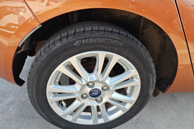 Used Ford Fiesta 2013 Hatchback 1.5L Automatic Fashion Edition Right Rear Wheel Hub