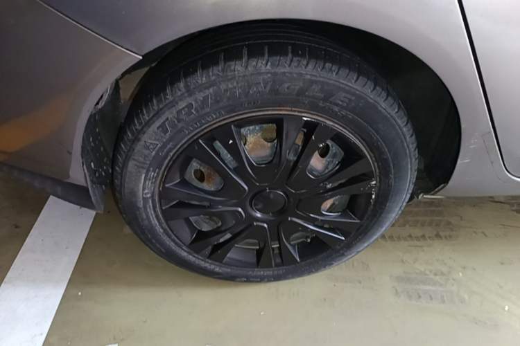 Used Ford Fiesta 2013 Sedan 1.5L Manual Fashion Edition Right Rear Wheel Hub