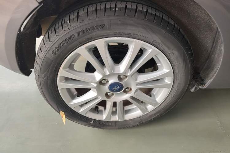 Used Ford Fiesta 2013 Hatchback 1.5L Automatic Prestige Model Right Rear Wheel Hub