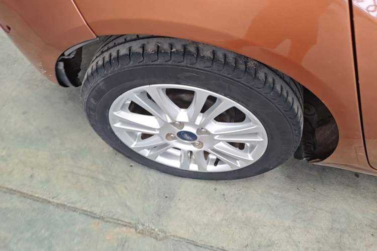 Used Ford Fiesta 2013 Hatchback 1.5L Automatic Fashion Edition Right Rear Wheel Hub