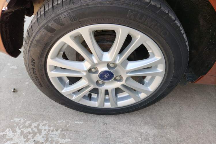 Used Ford Fiesta 2013 Hatchback 1.5L Automatic Fashion Edition Right Rear Wheel Hub