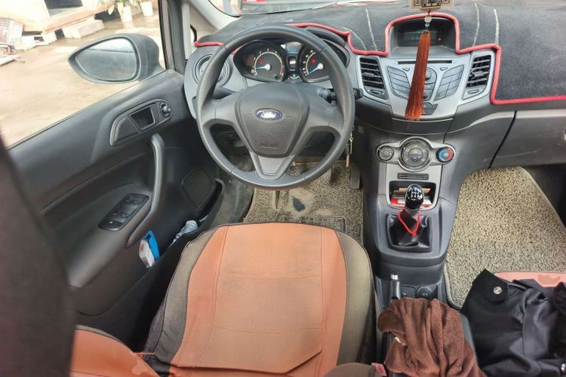 Used Ford Fiesta 2013 Sedan 1.5L Manual Fashion Edition Steering Wheel