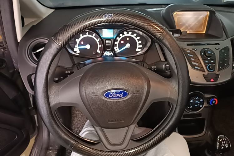 Used Ford Fiesta 2013 Sedan 1.5L Manual Fashion Edition Steering Wheel