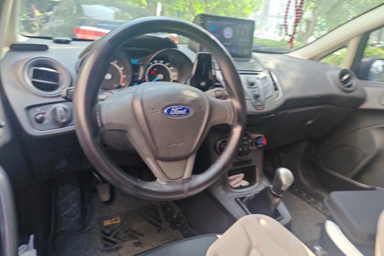 Used Ford Fiesta 2013 Sedan 1.5L Manual Fashion Edition Steering Wheel