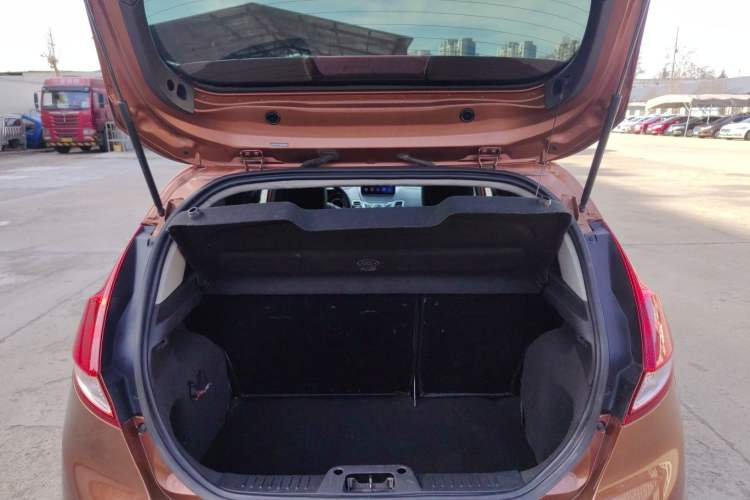 Used Ford Fiesta 2013 Hatchback 1.5L Automatic Fashion Edition Trunk