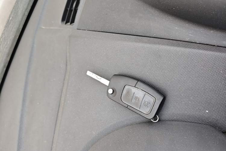 Used Ford Fiesta 2013 Hatchback 1.5L Manual Fashion Edition Vehicle Key