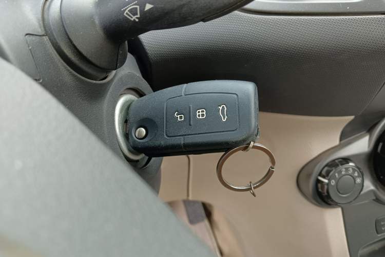 Used Ford Fiesta 2013 Sedan 1.5L Automatic Fashion Edition Vehicle Key