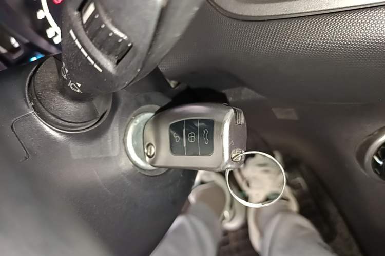 Used Ford Fiesta 2013 Sedan 1.5L Manual Fashion Edition Vehicle Key