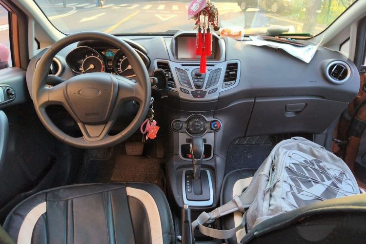 Used Ford Fiesta 2013 Hatchback 1.5L Automatic Fashion Edition Center Console