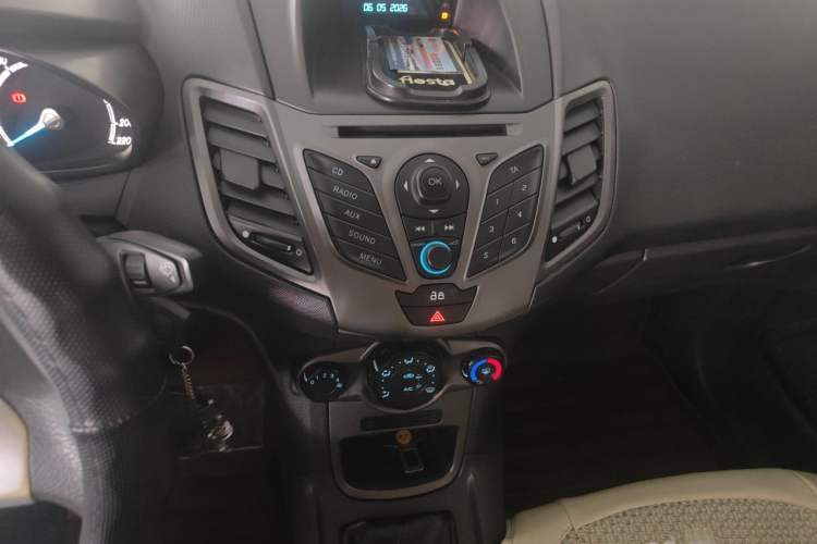 Used Ford Fiesta 2013 Sedan 1.5L Manual Fashion Edition Audio And AC Panel