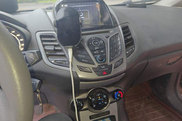 Used Ford Fiesta 2013 Sedan 1.5L Manual Fashion Edition Audio And AC Panel