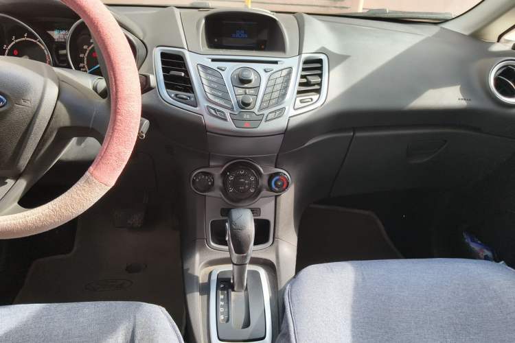 Used Ford Fiesta 2013 Hatchback 1.5L Automatic Fashion Edition Audio And AC Panel