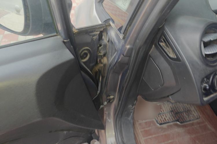 Used Ford Fiesta 2013 Sedan 1.5L Manual Fashion Edition Driver Seat