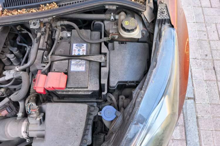 Used Ford Fiesta 2013 Hatchback 1.5L Automatic Fashion Edition Engine Bay Left