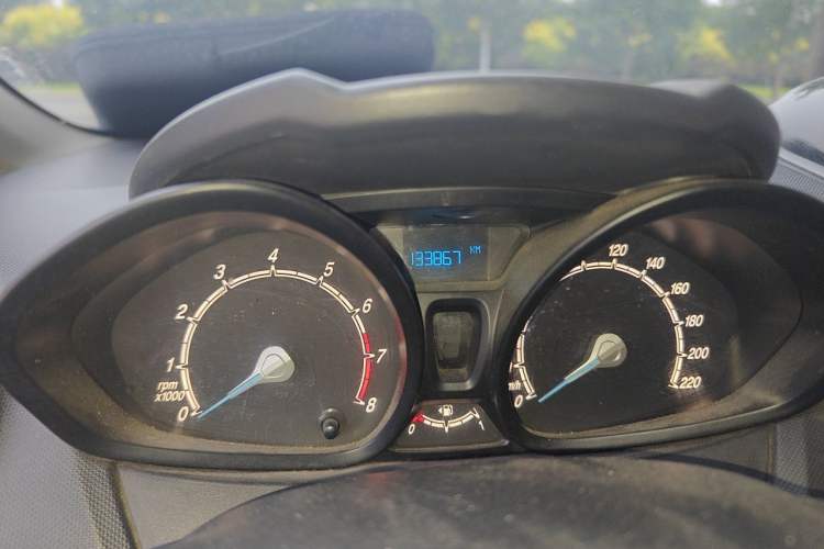 Used Ford Fiesta 2013 Sedan 1.5L Manual Fashion Edition Odometer Close Up