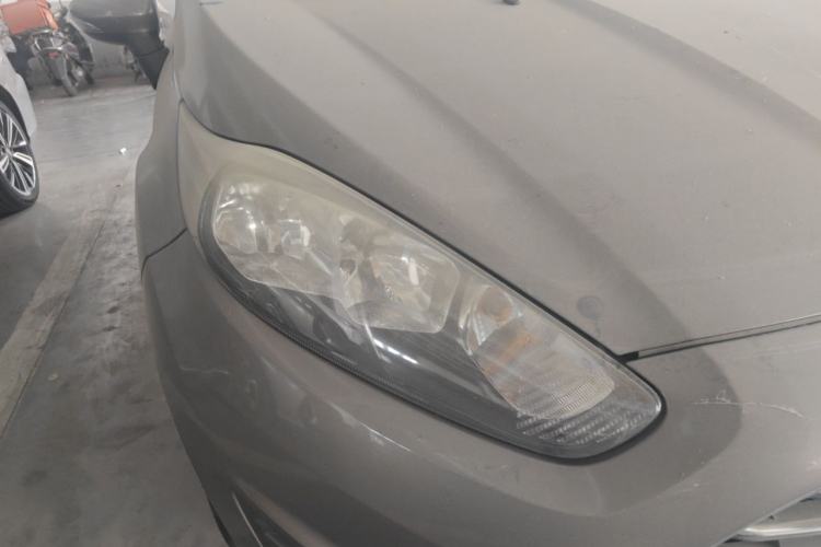 Used Ford Fiesta 2013 Sedan 1.5L Manual Fashion Edition Right Front Headlight