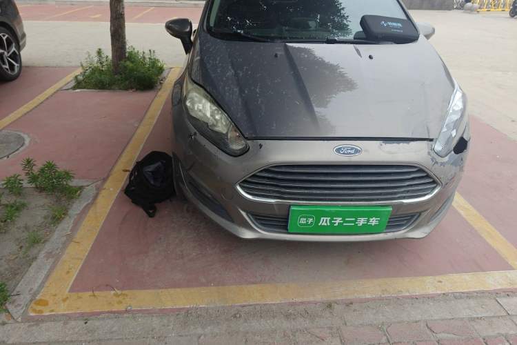 Used Ford Fiesta 2013 Sedan 1.5L Manual Fashion Edition Right Front Headlight