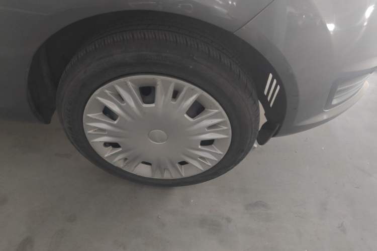Used Ford Fiesta 2013 Sedan 1.5L Manual Fashion Edition Right Front Wheel Hub