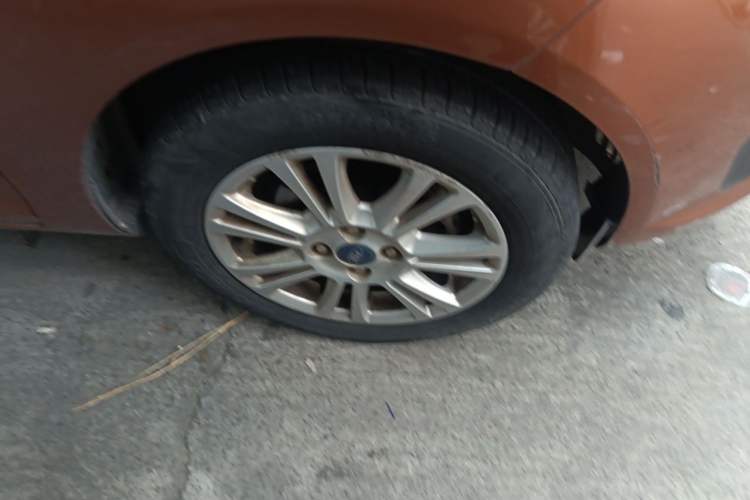 Used Ford Fiesta 2013 Hatchback 1.5L Automatic Prestige Model Right Front Wheel Hub