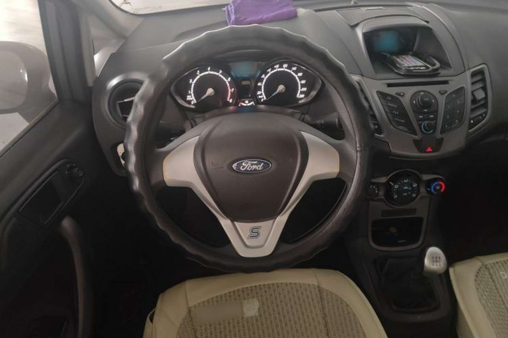 Used Ford Fiesta 2013 Sedan 1.5L Manual Fashion Edition Steering Wheel