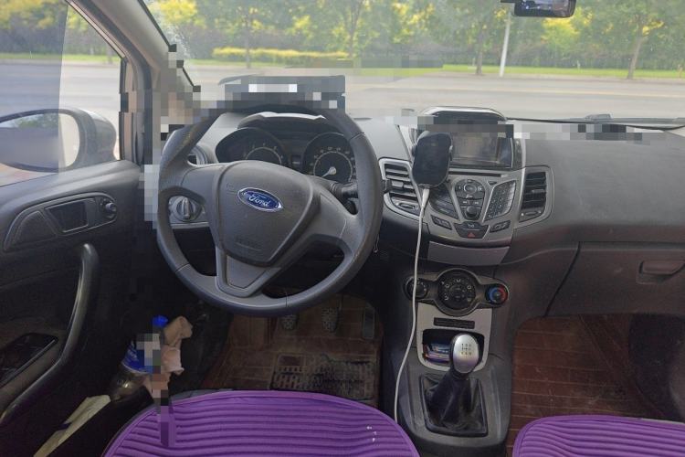 Used Ford Fiesta 2013 Sedan 1.5L Manual Fashion Edition Steering Wheel