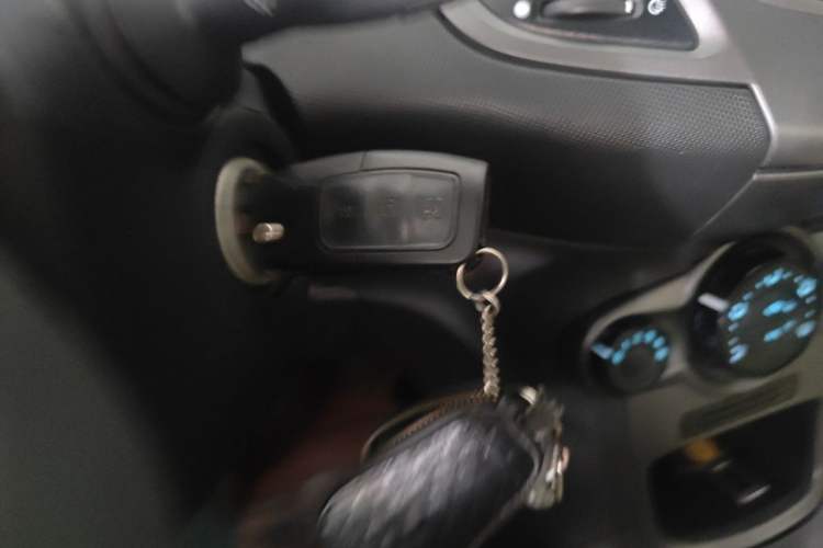 Used Ford Fiesta 2013 Sedan 1.5L Manual Fashion Edition Vehicle Key