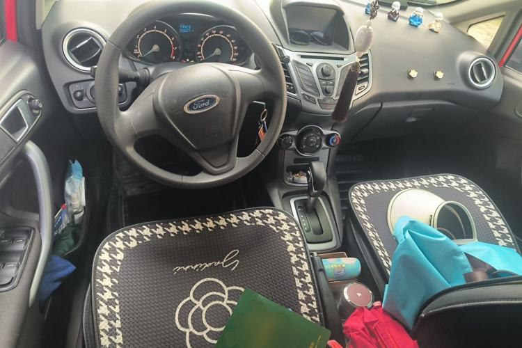 Used Ford Fiesta 2013 Hatchback 1.5L Automatic Fashion Edition Center Console
