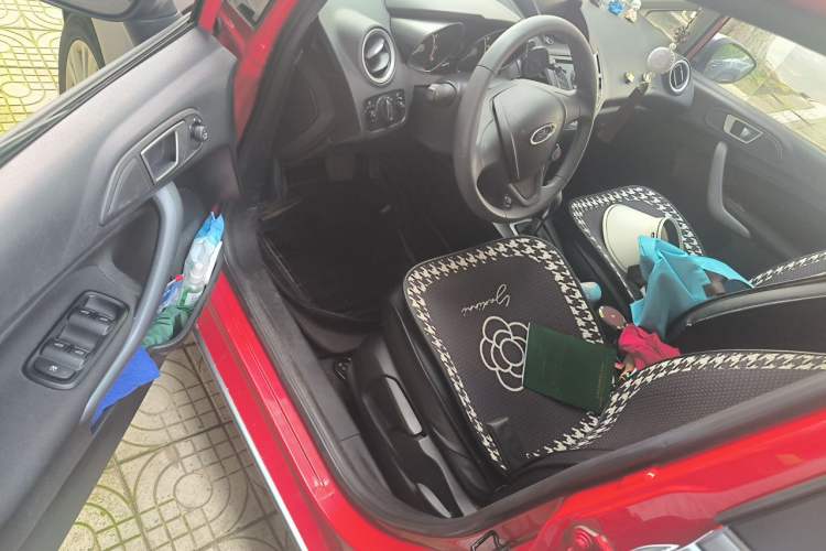 Used Ford Fiesta 2013 Hatchback 1.5L Automatic Fashion Edition Driver Seat